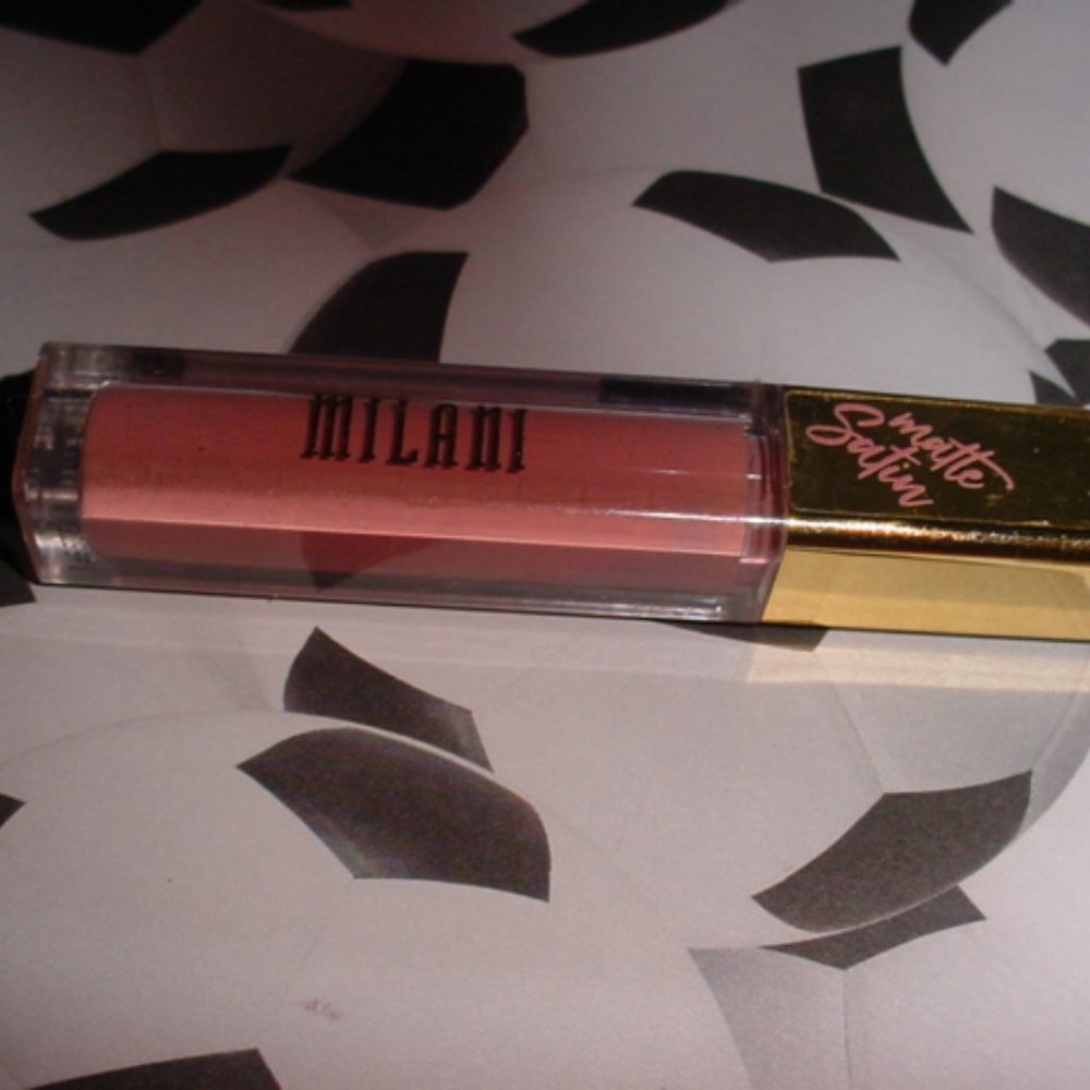 MILANI New Amore Satin Matte Lip Creme LUXE